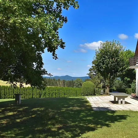 Nyaraló Spacious Holiday In With Private Garden *